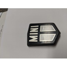Bonnet Badge